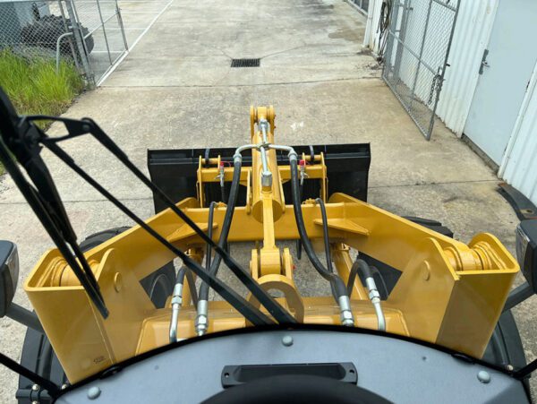 Summit 933 6.6T Wheel Loader 125HP Cummins