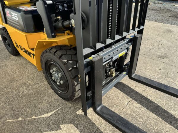 Summit K35 3.5T Dual Fuel Forklift - Image 7