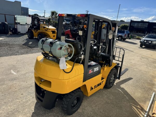 Summit K35 3.5T Dual Fuel Forklift - Image 6