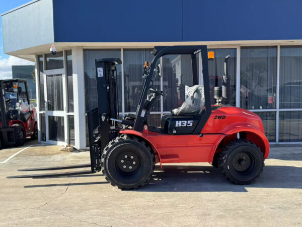 Mammut H35F Rough Terrain Forklift - Image 3