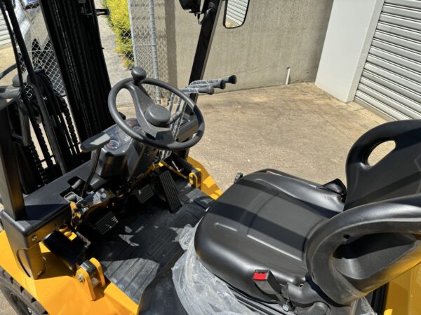 Summit K25 Isuzu Diesel Forklift - Image 8