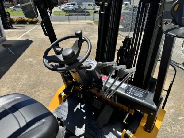Summit K25 Isuzu Diesel Forklift - Image 9