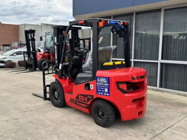 Summit K25C 2.5 Ton Diesel Forklift (3m, 2 stage) - Image 4