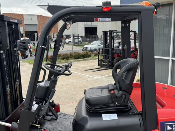 Summit K25C 2.5 Ton Diesel Forklift (3m, 2 stage) - Image 12