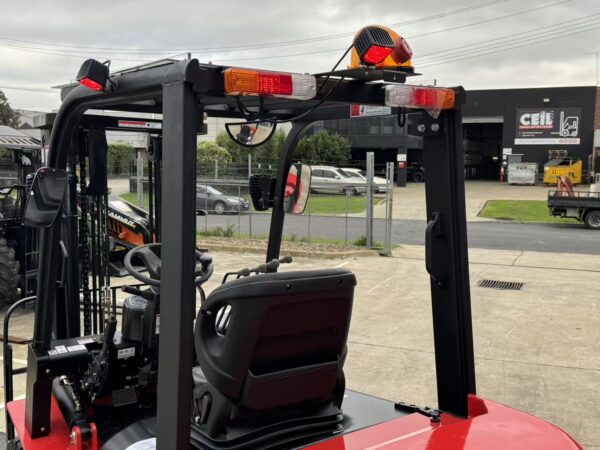 Summit K25C 2.5 Ton Diesel Forklift (3m, 2 stage) - Image 17