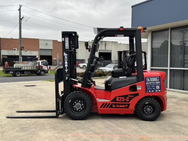 Summit K25C 2.5 Ton Diesel Forklift (3m, 2 stage) - Image 4