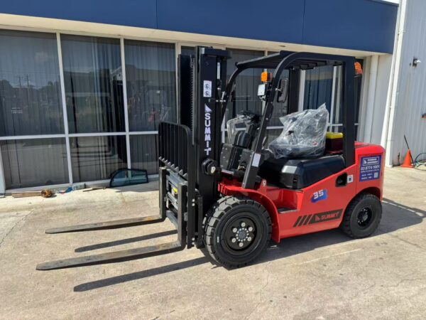 Summit K35C 3.5 Ton Diesel Forklift