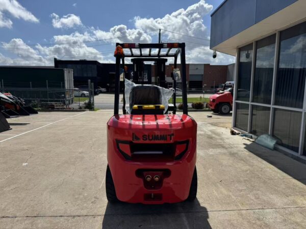 Summit K35C 3.5 Ton Diesel Forklift (3m, 2 Stage) - Image 4
