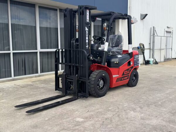 Summit K25C 2.5 Ton Diesel Forklift (4.5m, 3 Stage)