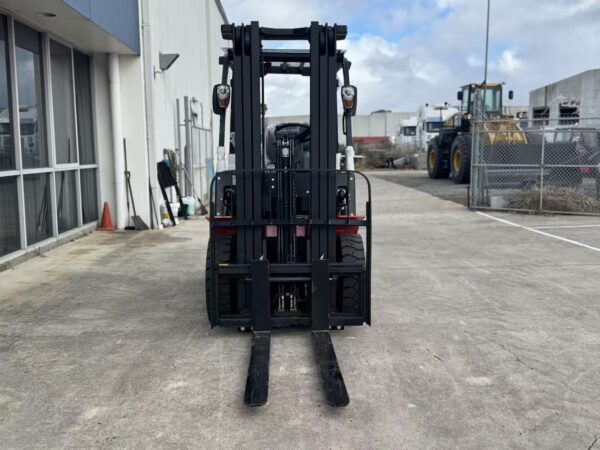 Summit K25C 2.5 Ton Diesel Forklift (4.5m, 3 Stage) - Image 9