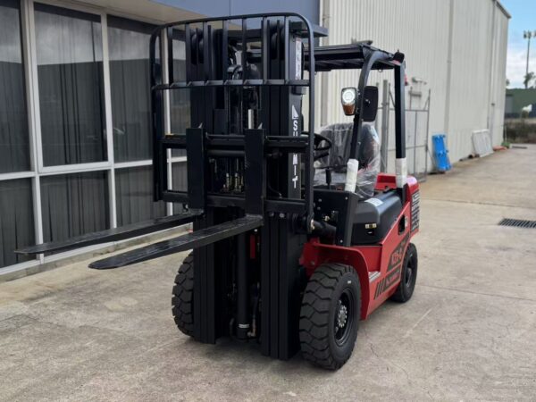 Summit K25C 2.5 Ton Diesel Forklift (4.5m, 3 Stage) - Image 13