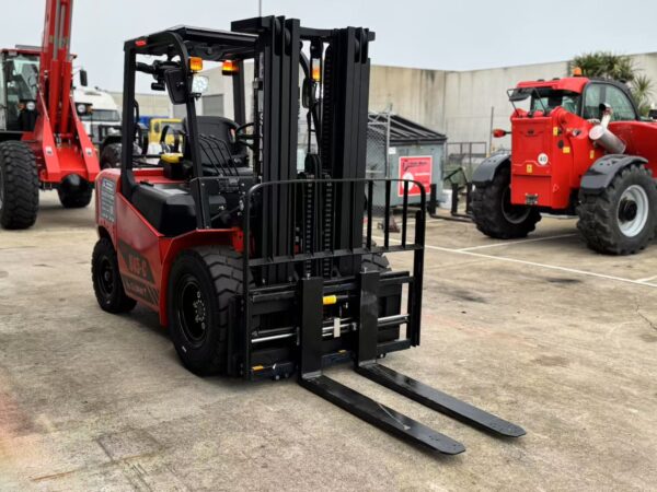 Summit K45 4.5 Ton LPG&Petrol Dual Fuel Forklift (4.5m, 3 Stage) - Image 7