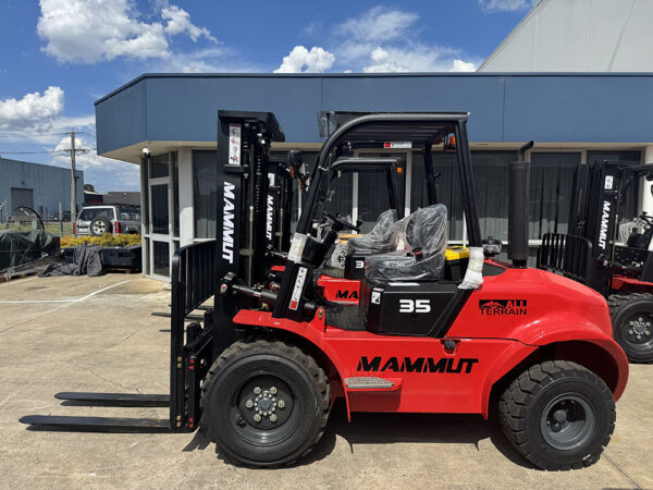 Mammut H35FC Rough Terrain Forklift - Image 11