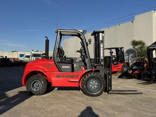 Mammut H35FC Rough Terrain Forklift - Image 7