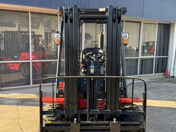 Mammut H35FC Rough Terrain Forklift - Image 11