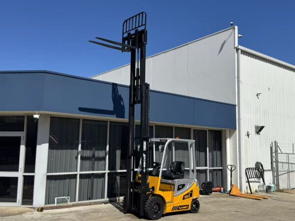 Summit K18E 1.8 Ton Lithium Electric Forklift (4.5m, 3 Stage) - Image 3
