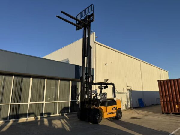Summit K50DC-6 5 Ton Diesel Forklift (6m, 3 Stage) - Image 22